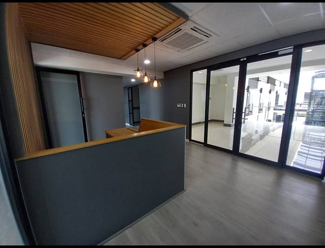 419M² OFFICE TO LET IN BRYANSTON